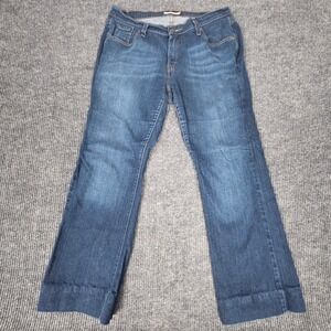 Levi's 520 Curvy Boot Cut Jeans Women's Size 14 Medium Blue‎ Wash Denim